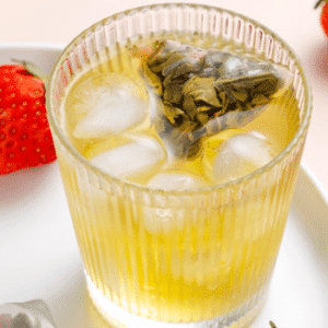 cold brew strawberry oolong tea