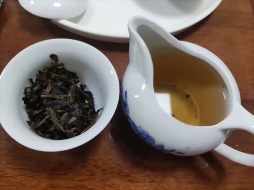 I recently tried this unique oolong tea