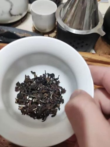 This Bai Hao white tip oolong tea is wonderful!